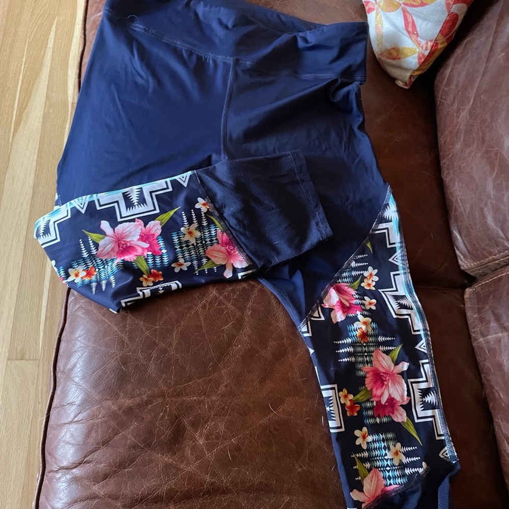 Tommy bahama capri leggings
